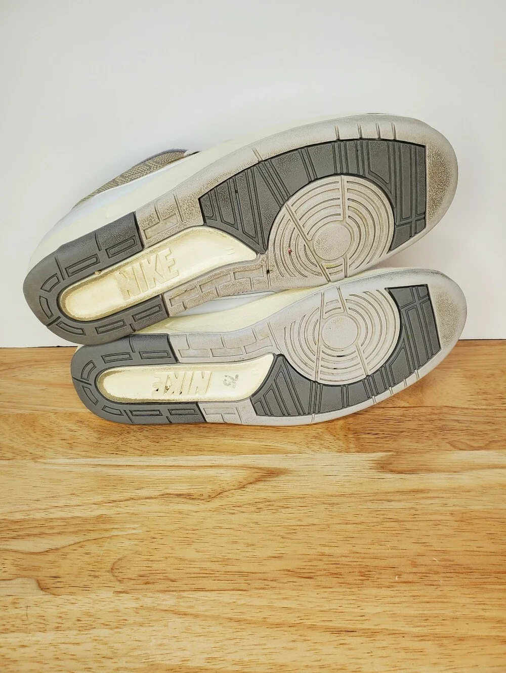 Air Jordan 2 Retro Low Python Shoes Mens Size 11 White Leather Sneakers